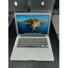 Macbook Air 2016 | Intel Core i7 | RAM: 8GB | SSD: 256 GB | Adapter